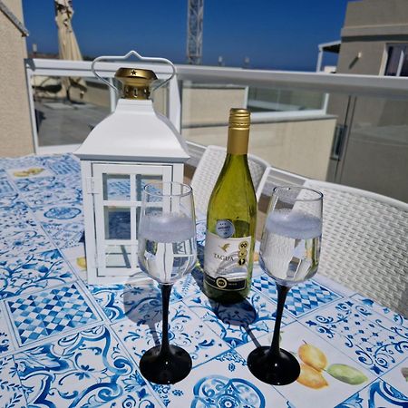 Appartamento Sea View New Penthouse Terrace & Garage Parking St. Paul's Bay Esterno foto