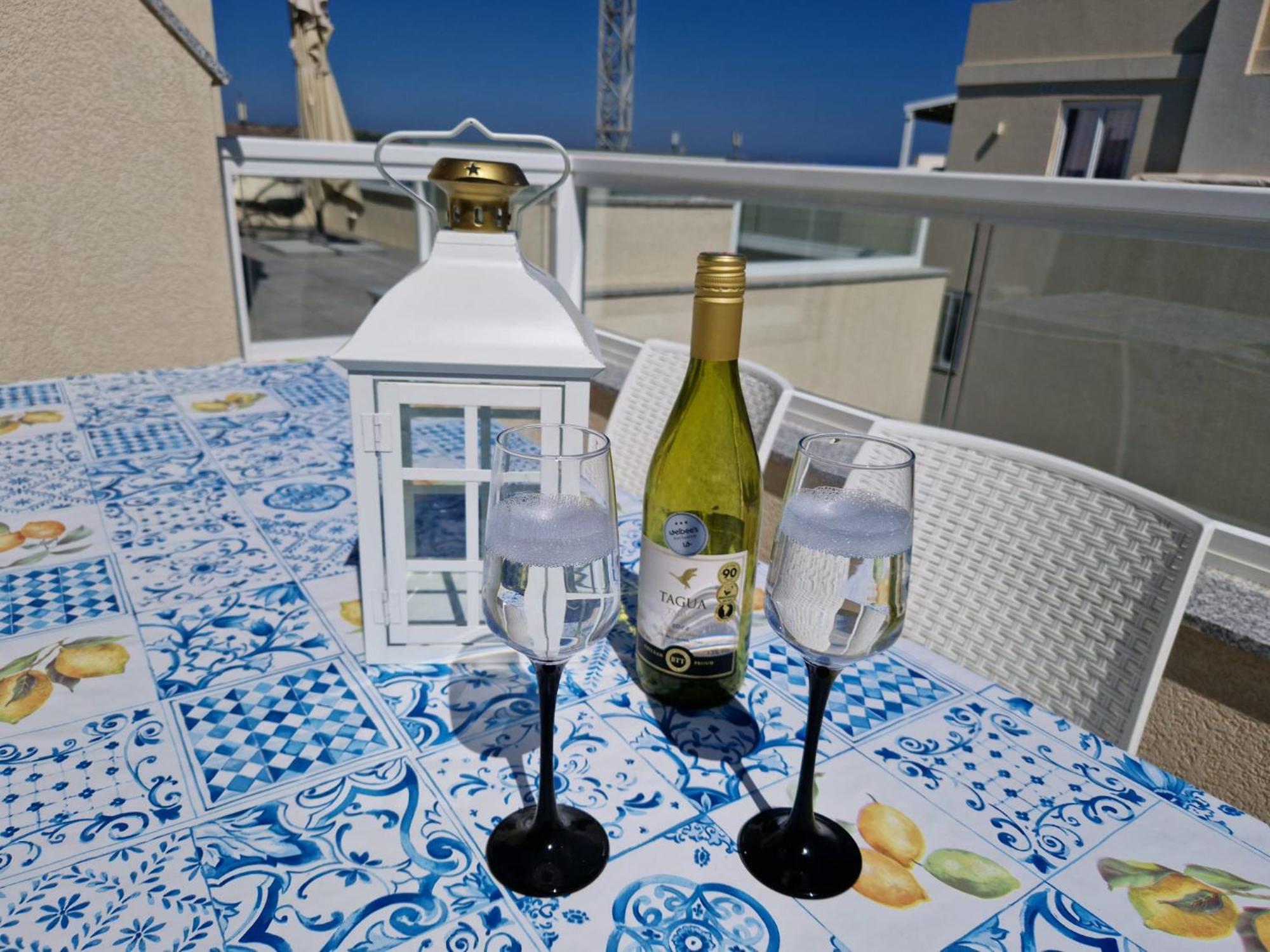 Appartamento Sea View New Penthouse Terrace & Garage Parking St. Paul's Bay Esterno foto