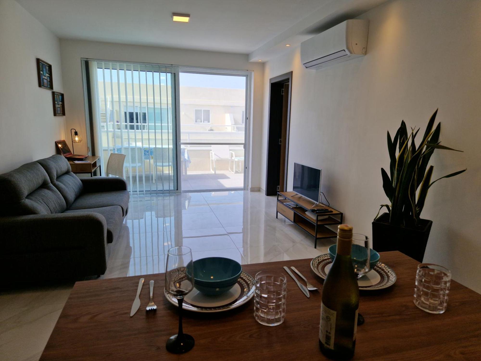 Appartamento Sea View New Penthouse Terrace & Garage Parking St. Paul's Bay Esterno foto