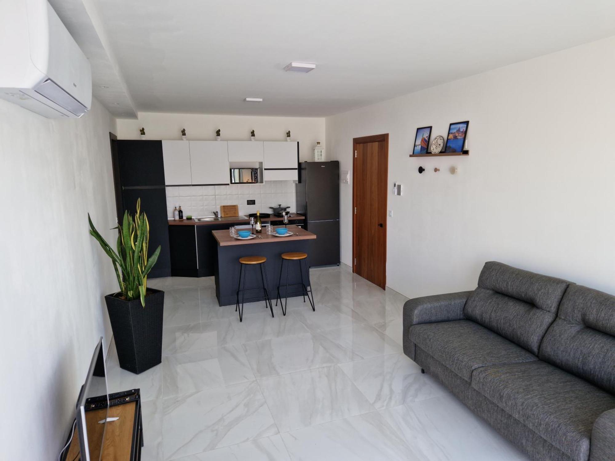Appartamento Sea View New Penthouse Terrace & Garage Parking St. Paul's Bay Esterno foto