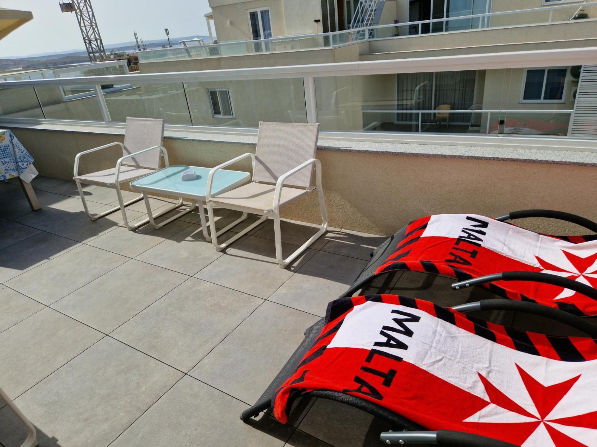 Appartamento Sea View New Penthouse Terrace & Garage Parking St. Paul's Bay Esterno foto