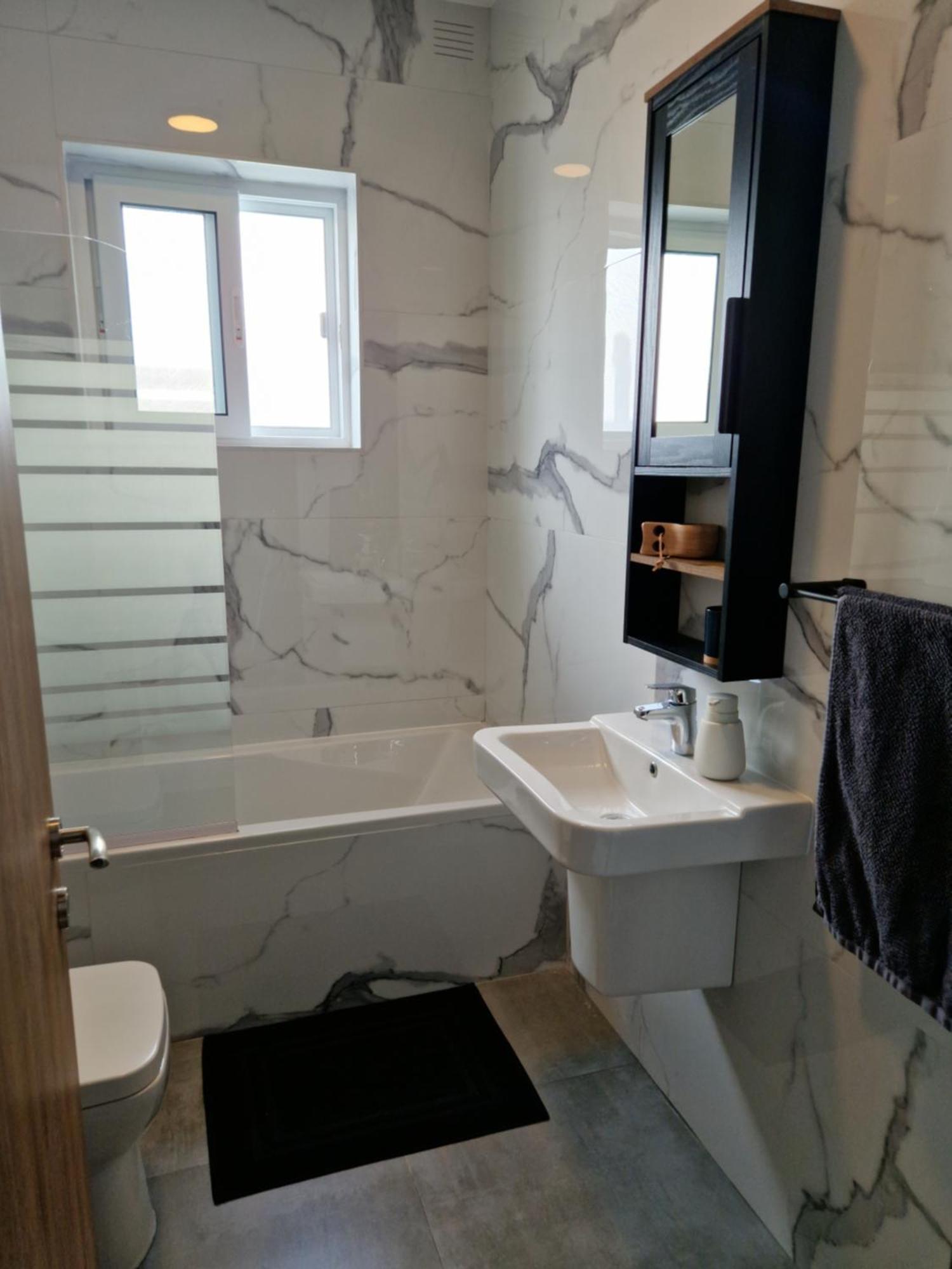 Appartamento Sea View New Penthouse Terrace & Garage Parking St. Paul's Bay Esterno foto