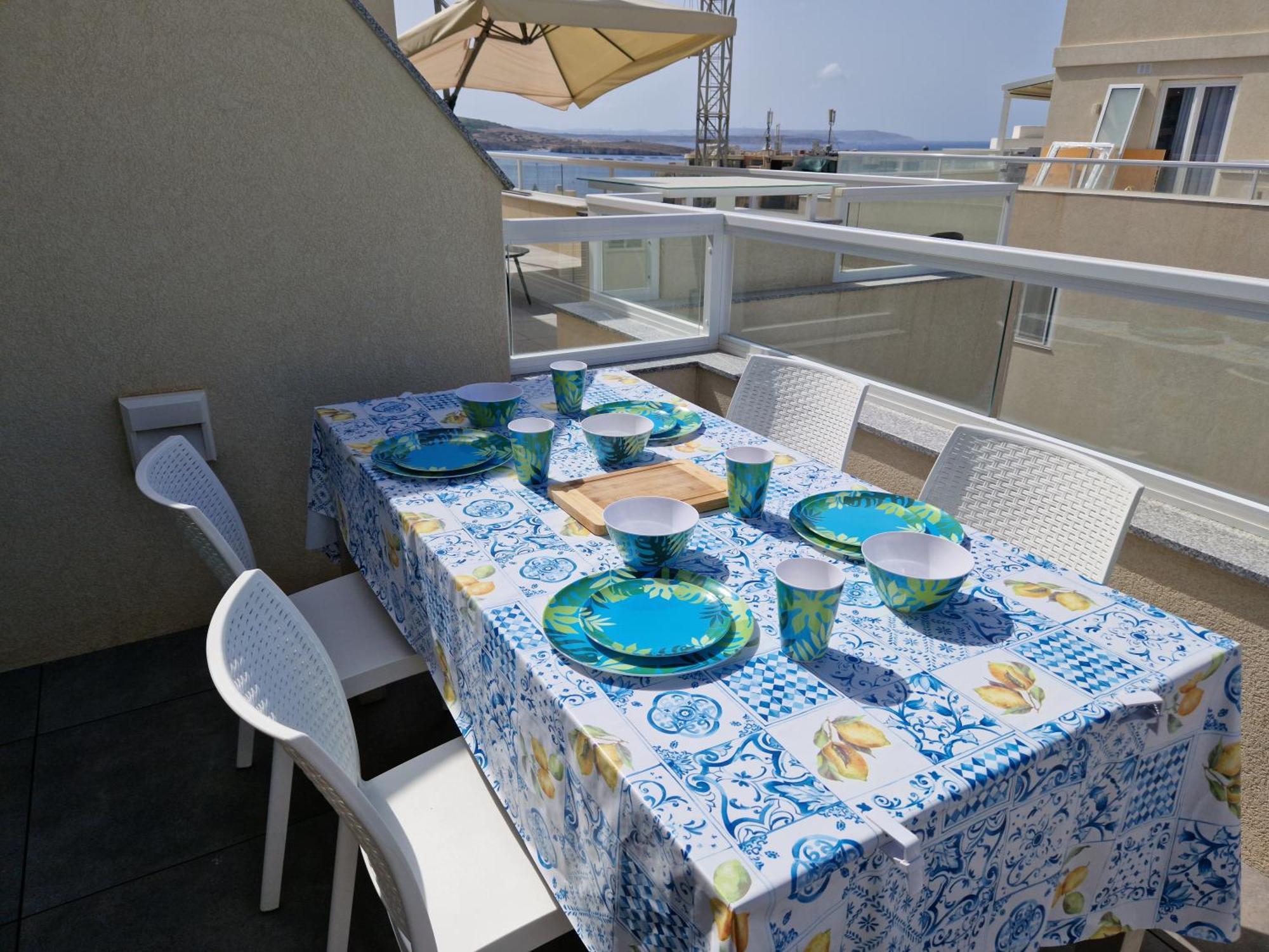 Appartamento Sea View New Penthouse Terrace & Garage Parking St. Paul's Bay Esterno foto