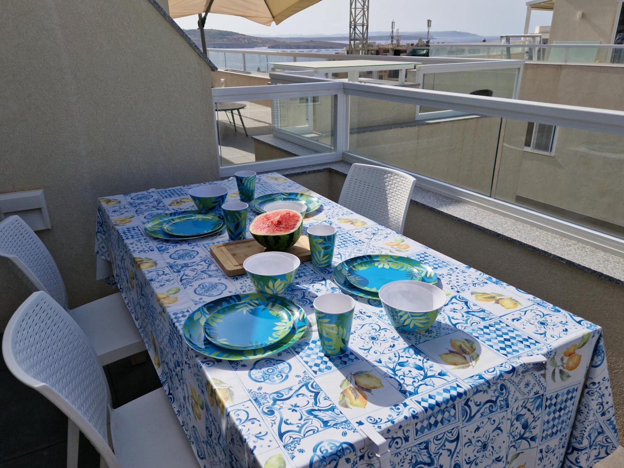 Appartamento Sea View New Penthouse Terrace & Garage Parking St. Paul's Bay Esterno foto