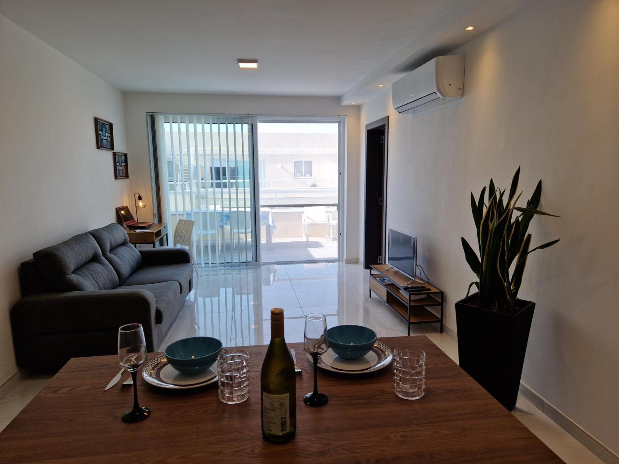 Appartamento Sea View New Penthouse Terrace & Garage Parking St. Paul's Bay Esterno foto