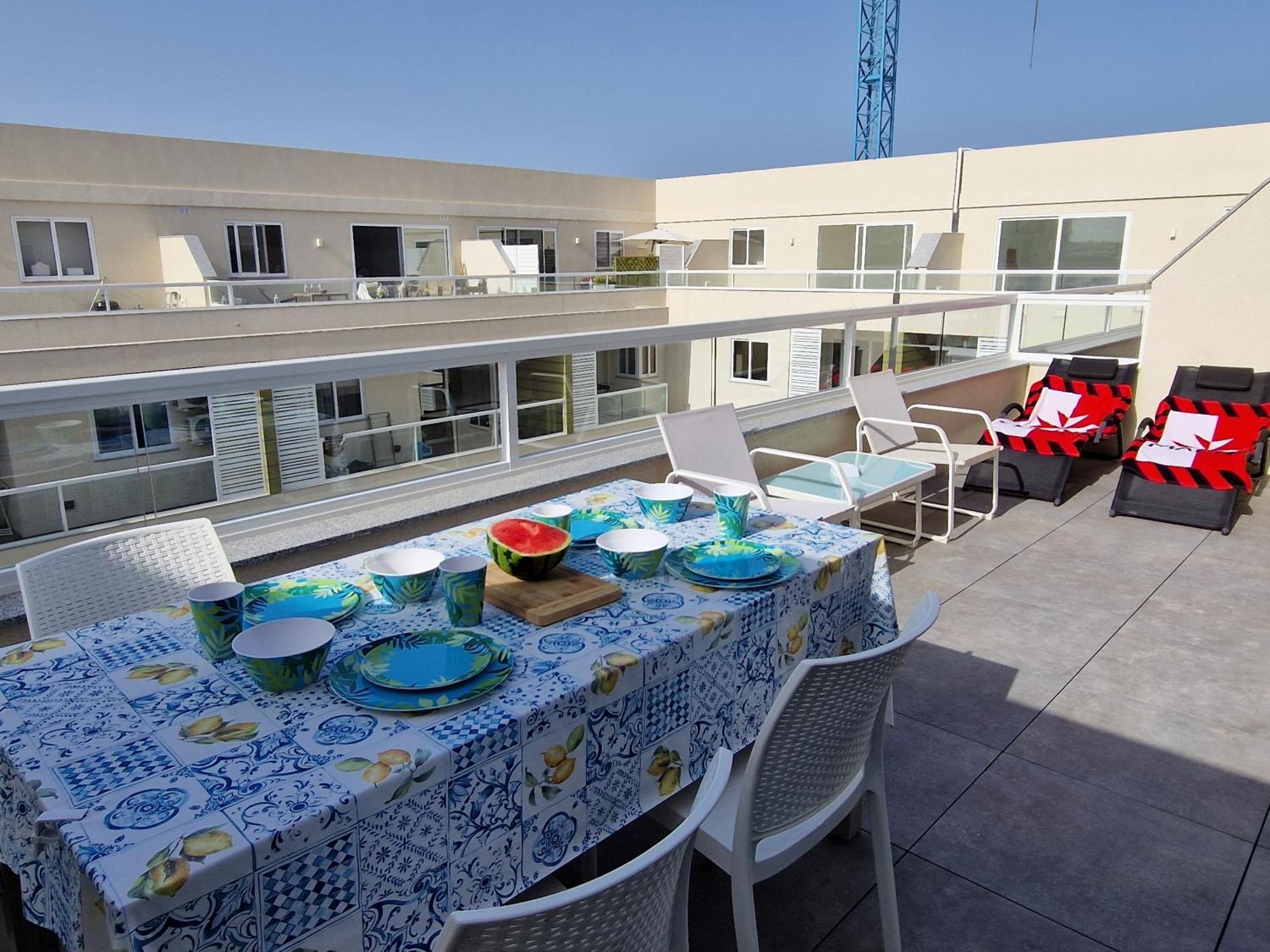 Appartamento Sea View New Penthouse Terrace & Garage Parking St. Paul's Bay Esterno foto