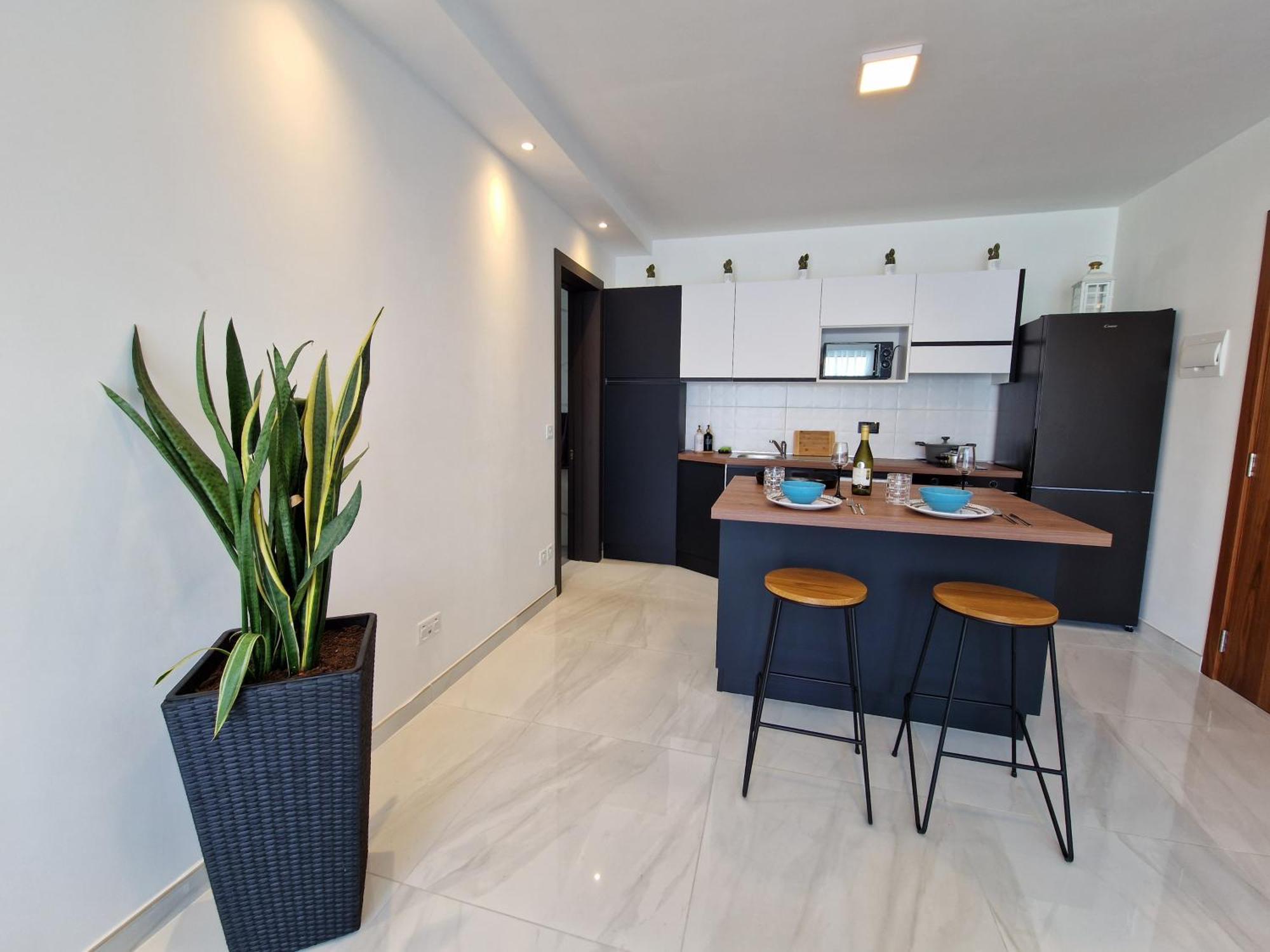 Appartamento Sea View New Penthouse Terrace & Garage Parking St. Paul's Bay Esterno foto